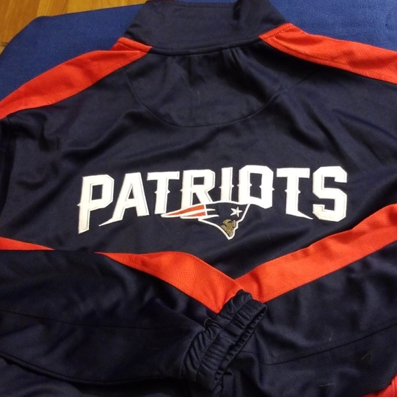 NWOT Mens New England Patriots Light Jacket - Picture 2 of 3